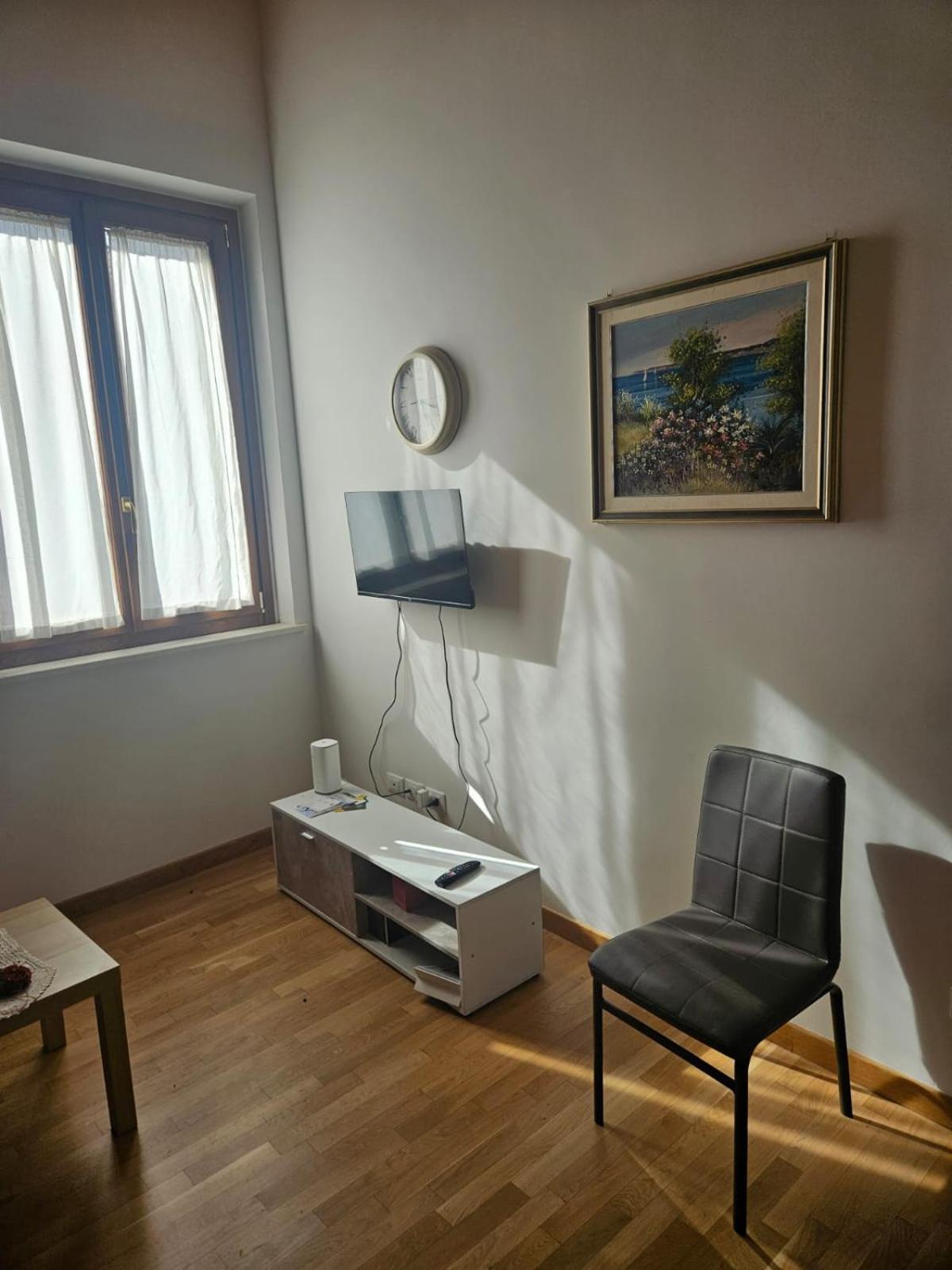 ラクイラSotto La Torreアパートメント エクステリア 写真
